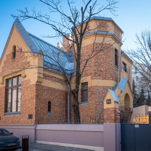Фотопрогулка в Москве «Архитектурные цитаты на Патриарших»