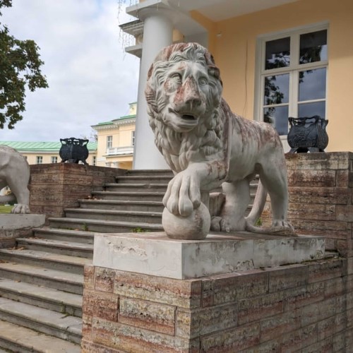 В усадьбу Марьино из Петербурга