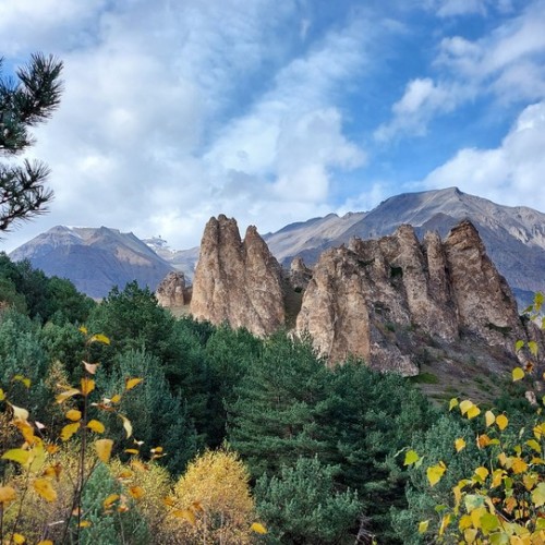 Треккинг в Чегемском ущелье без рюкзаков с проживанием в гостевом доме (всё включено)