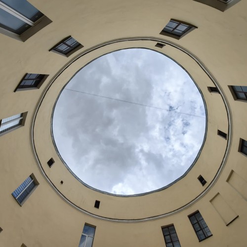 Фасады Пушкина, дворы Достоевского