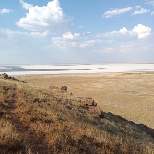 Экспресс-тур в Астрахань: цветущие маковые поля, озеро Баскунчак и песчаный бархан Большой брат