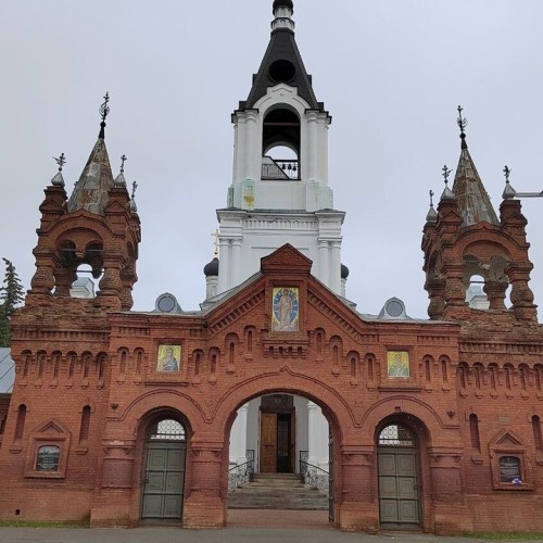 Из Москвы в Рязанскую и Владимирскую области: 5 городов, «Биг Бен» и «Малый Эрмитаж»