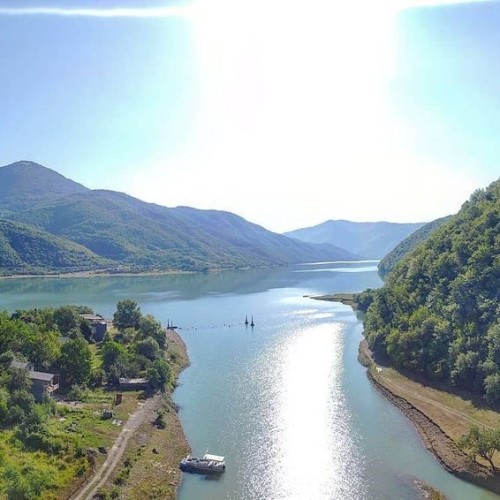 Кавказское ассорти со вкусом вина: путешествие по Грузии и 6 живописным ущельям Осетии