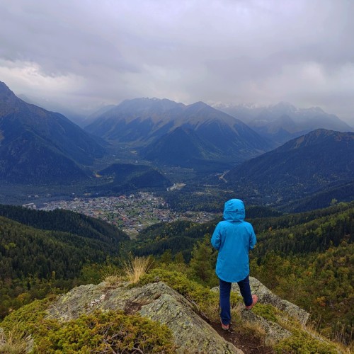 В горы — от суеты и забот: треккинг в Архызе без рюкзаков