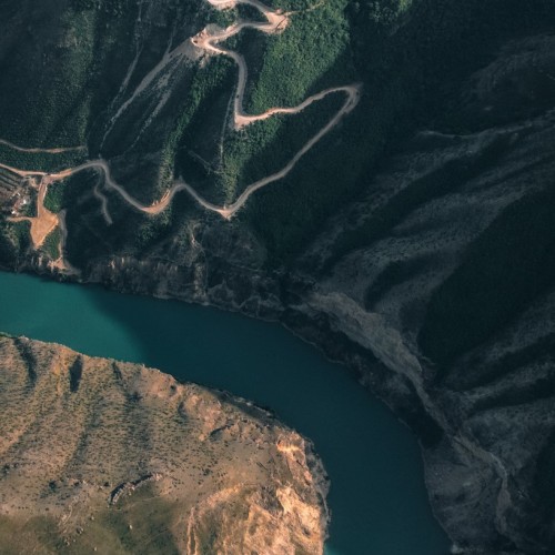 Виды и вкусы Дагестана с аэросъёмкой: топовые локации и национальная кухня