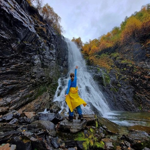 А давай в Домбай? Треккинг без рюкзаков