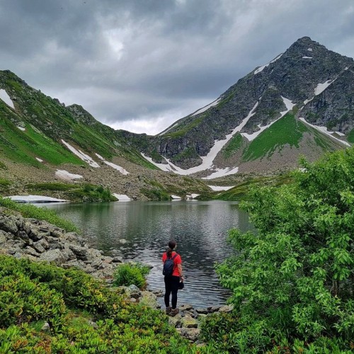В горы — от суеты и забот: треккинг в Архызе без рюкзаков