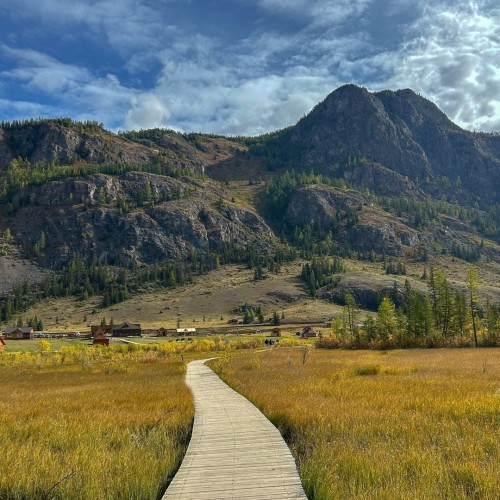 Знакомство с Алтаем своей компанией: снежные вершины, кристальные озёра и заповедные тропы