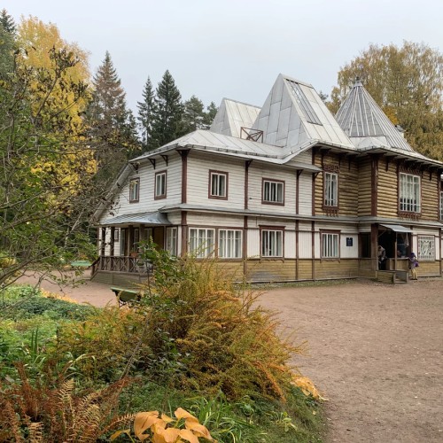 Сестрорецк, Комарово, «Пенаты»: дачная жизнь 20 века