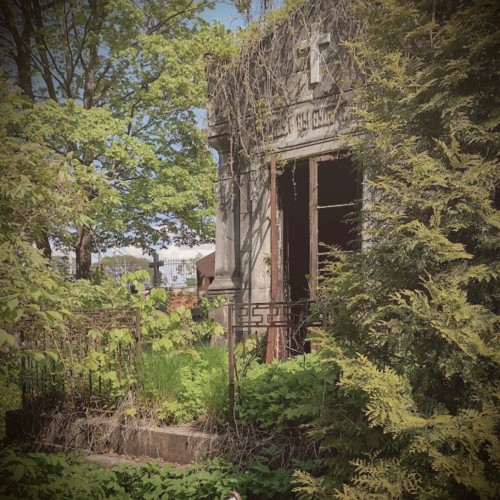 Тайны и мистика Никольского кладбища