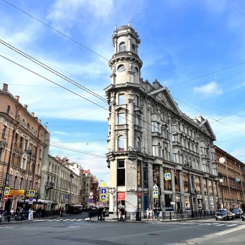 Центр наизнанку: всё и сразу в Петербурге!