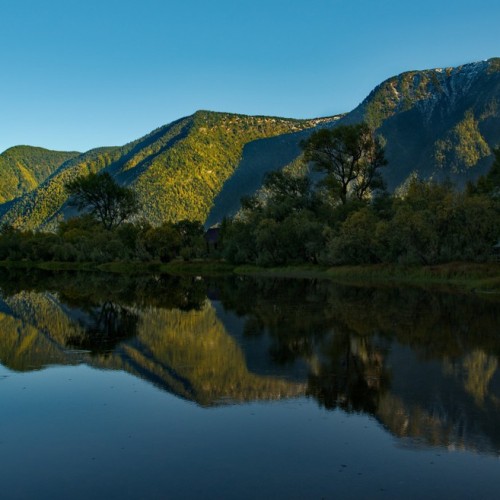 Насыщенная поездка в инопланетный край: сплав по Катуни, Телецкое озеро и долина Чулышман