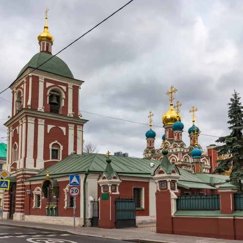 По Таганке: у той горы, где синяя прохлада