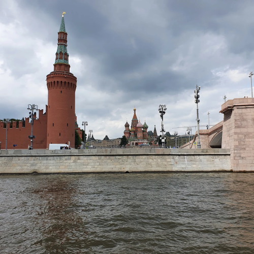 Москва в ладонях: прогулка на катере