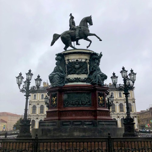 Площади Петербурга + посещение Исаакиевского собора (билет включён)