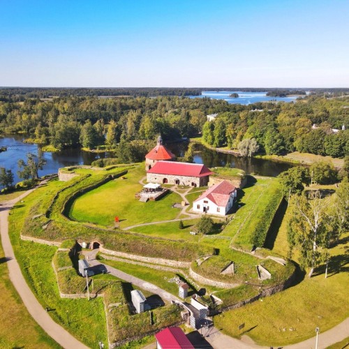 Из Петербурга — в горный парк «Рускеала», к крепости Корела и водопадам