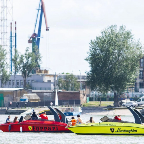 На катере по Таганрогскому заливу с купанием в море