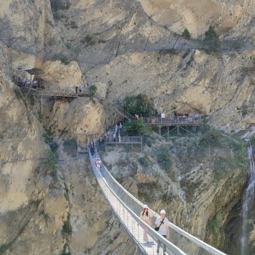 По главным местам Дагестана в мини-группе с катанием на сапах: Сулакский каньон, Хунзах и Дербент