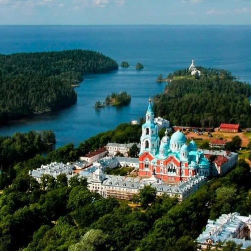 Аромат леса и сила воды: перезагрузка в Карелии с проживанием в глэмпинге