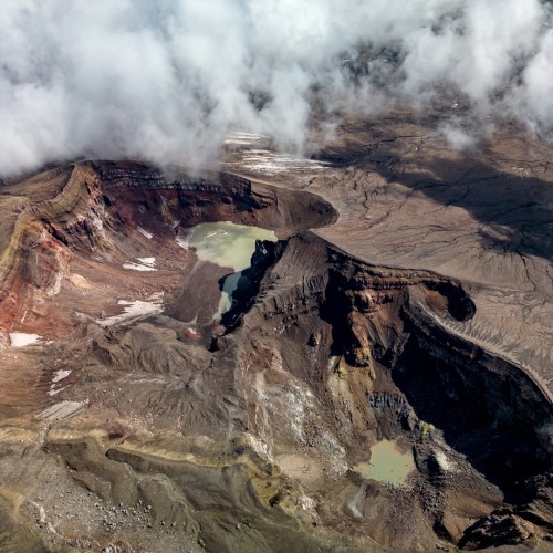 В мини-группе по Камчатке: вулканы, Тихий океан и дикие термальные источники