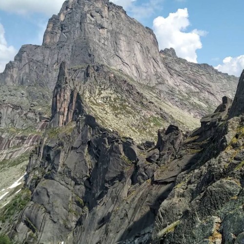 Сокровища природного парка «Ергаки»: треккинг с рюкзаками и ночёвками в палатках