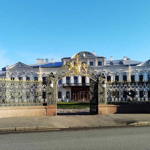 Поэтический Петербург Анны Ахматовой: стихи, дворы, истории