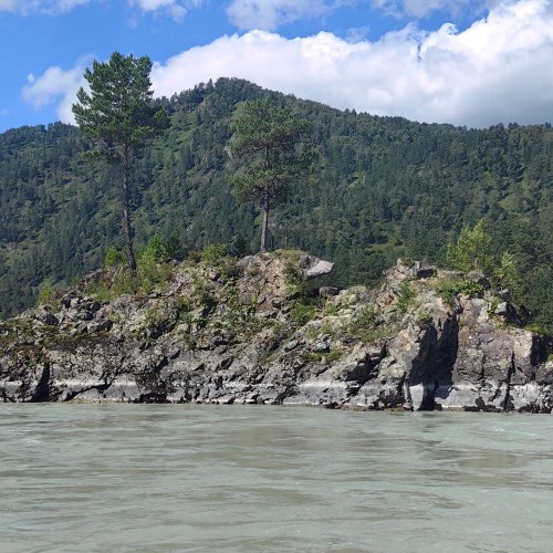 На моторафте — к Семинскому порогу и Камышлинскому водопаду