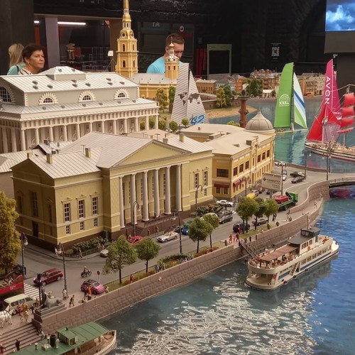 Из Санкт-Петербурга — по всей России! Групповая экскурсия по «Гранд Макету» (билеты включены)
