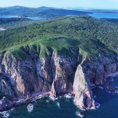 Фотоприключение из Владивостока: остров Шкота, морская ферма