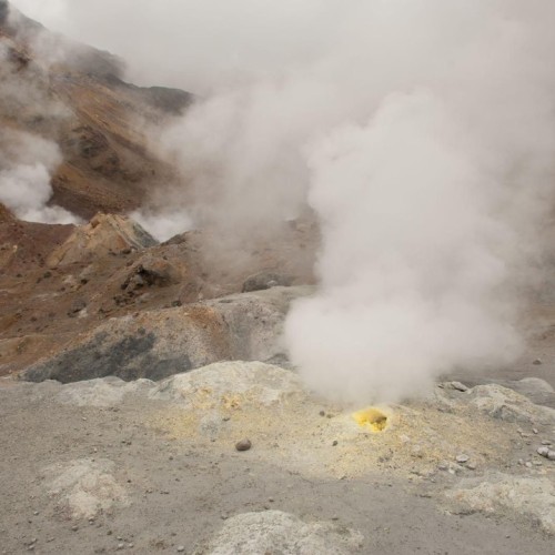 В мини-группе на Камчатку всей семьёй: вулканы, термальные источники и погружение в быт