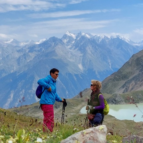 Нетипичное Приэльбрусье: треккинг налегке к 4 высокогорным озёрам с проживанием в гостинице