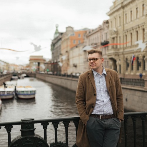 Экспресс-фотопрогулка по Дворцовой площади и окрестностям