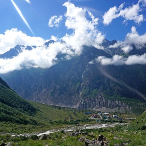 Треккинг налегке в Безенги с размещением в альплагере