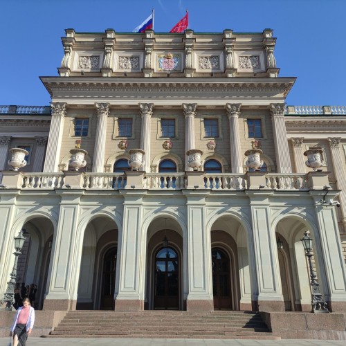 Мятежные площади. От Елизаветы до Ельцина