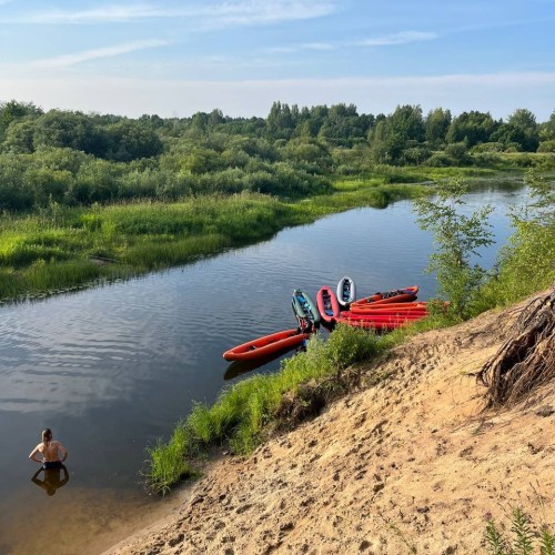 Подальше в лес: сплав на байдарках по реке Медведице