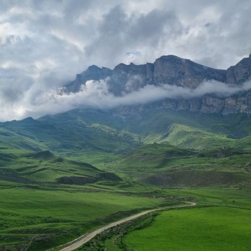 На Кавказ со вкусом и только в своей компании: национальные блюда в горах, Шато Эркен и конный клуб