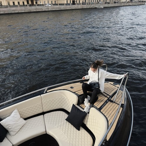 Петербург твоими глазами: прогулка на катере по рекам и каналам