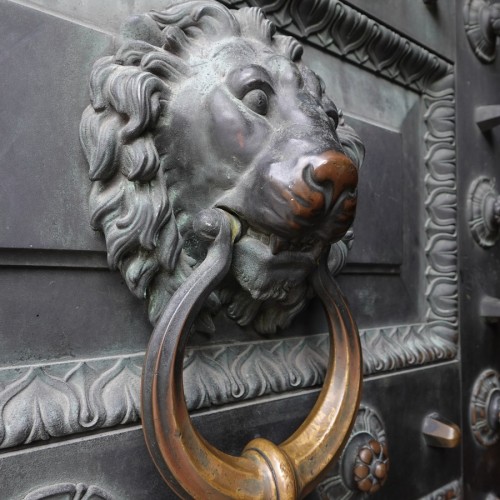 Нетривиальная прогулка по forbes-адресам старого Петербурга