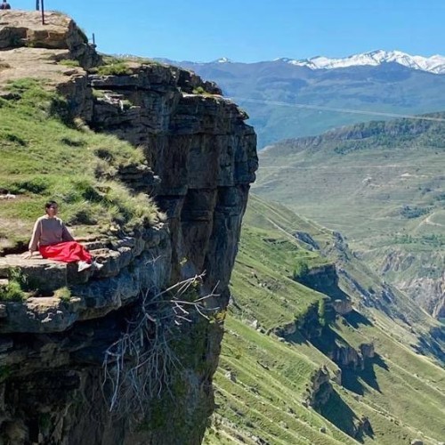 Знаковые места Чечни и Дагестана: от современного мегаполиса к древним аулам
