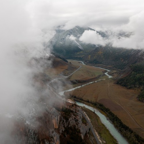Тур на Алтай с фотографом: эстетичные кадры, съёмки с реквизитом, глэмпинги и топовые места