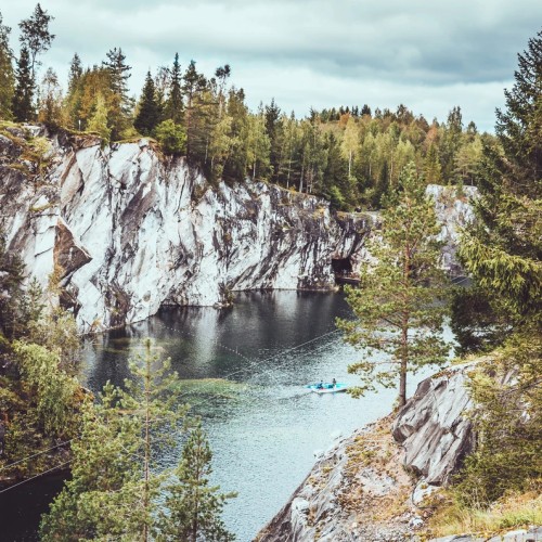Мрамор Рускеалы и водопады Ахинкоски из Петербурга