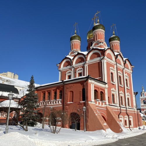 В гости к «чёрту на кулички» — на Варварку и в Зарядье