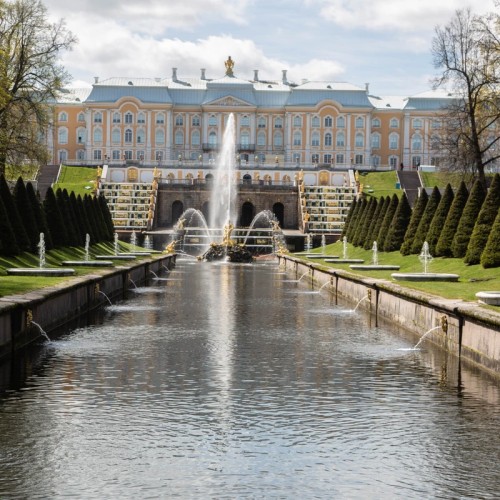 Из Санкт-Петербурга в Петергоф — к фонтанам Нижнего парка