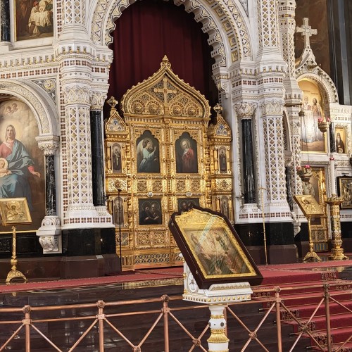 Символ духовности России — храм Христа Спасителя в Москве