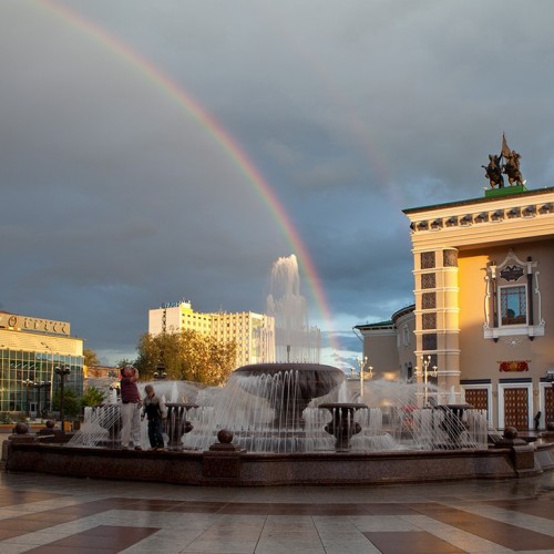 От Иркутска до Улан-Удэ: тур по Байкалу с прогулкой на катере, национальной кухней и экскурсиями