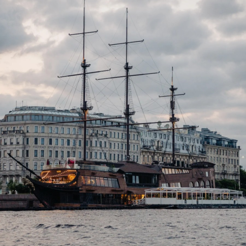 Теплоходная прогулка «Полуденный выстрел с Петропавловской крепости»