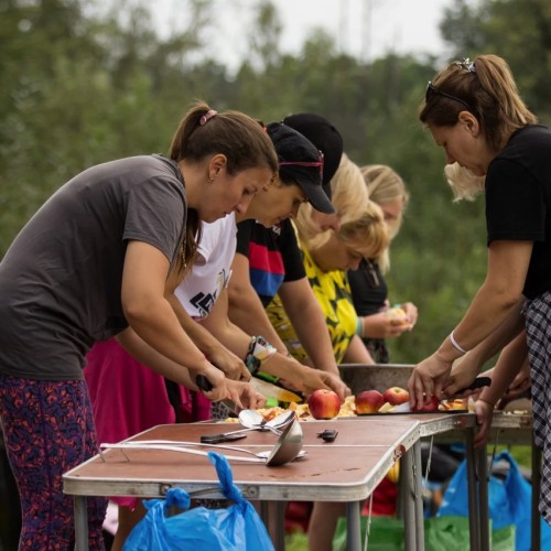 Выходные на реке Илеть для всей семьи: сплав на катамаранах, посвящение в водники и баня