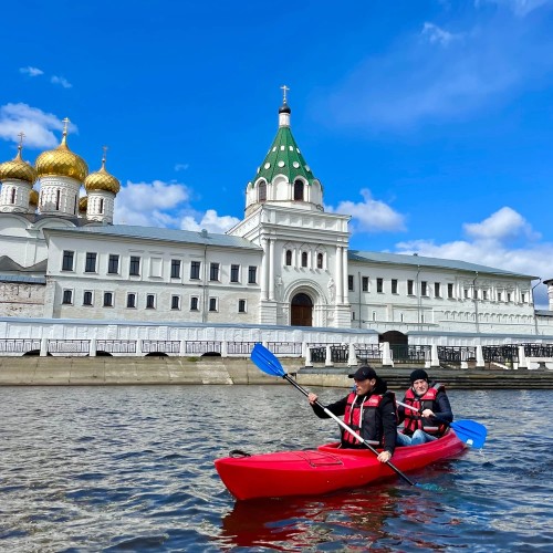 Прогулка на байдарках у Ипатьевского монастыря в Костроме (в группе)