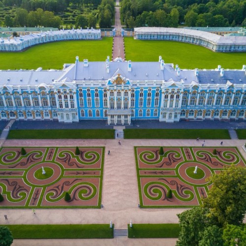 Из Петербурга — в роскошное Царское Село на минивэне