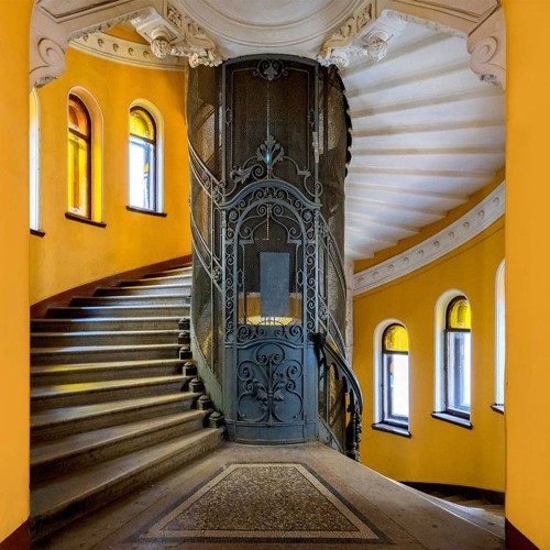 Групповая театрализованная прогулка по Петербургу с гоголевским Носом